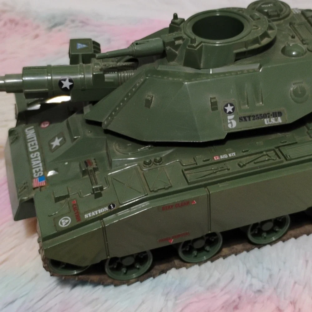 (A-4) GI Joe Mobat Motorized 1982 Battle Tank W 3 80's GI Joe Action Figures